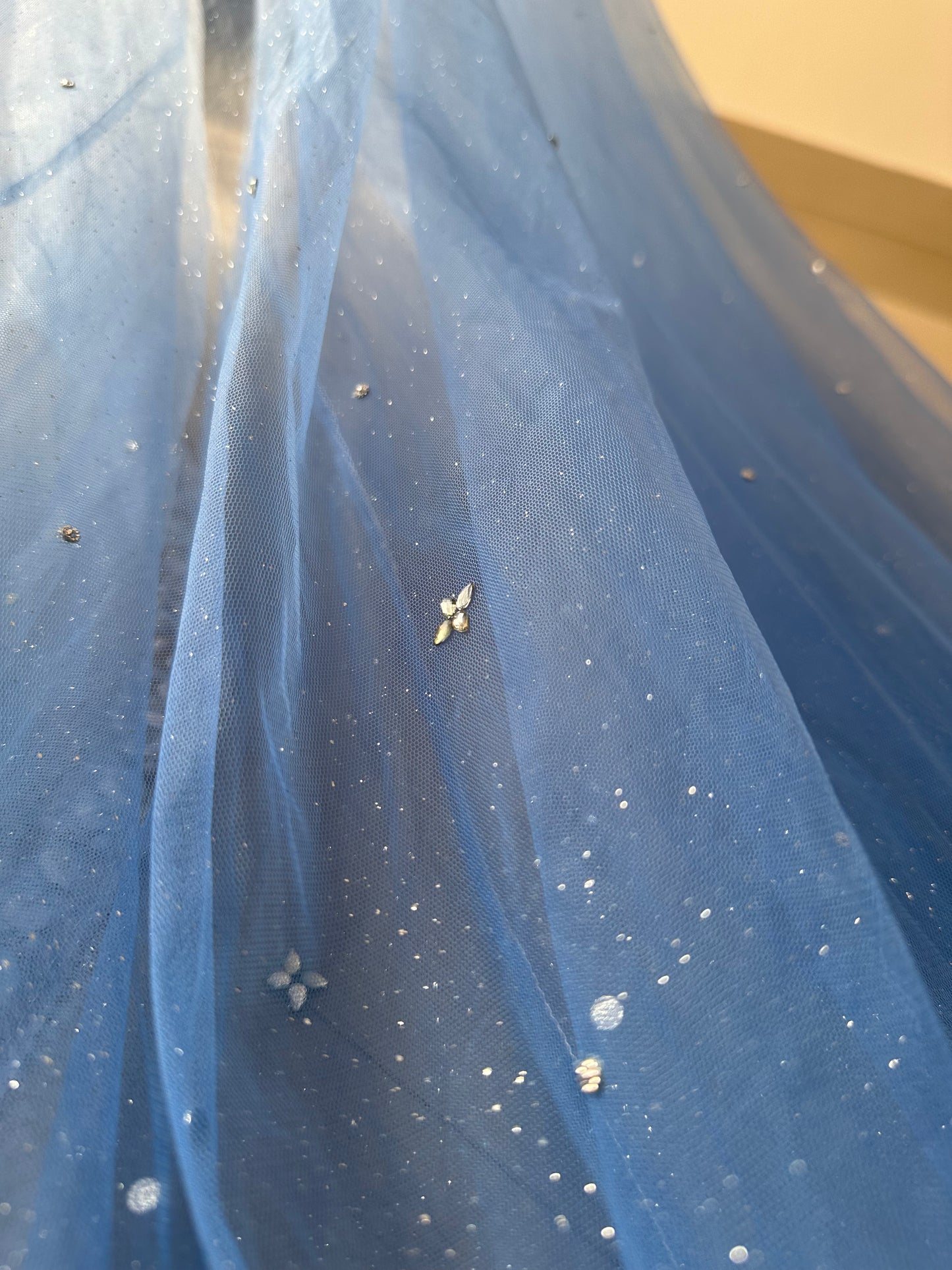 Elsa Veil : Ombre Ice blue Glittered Veil