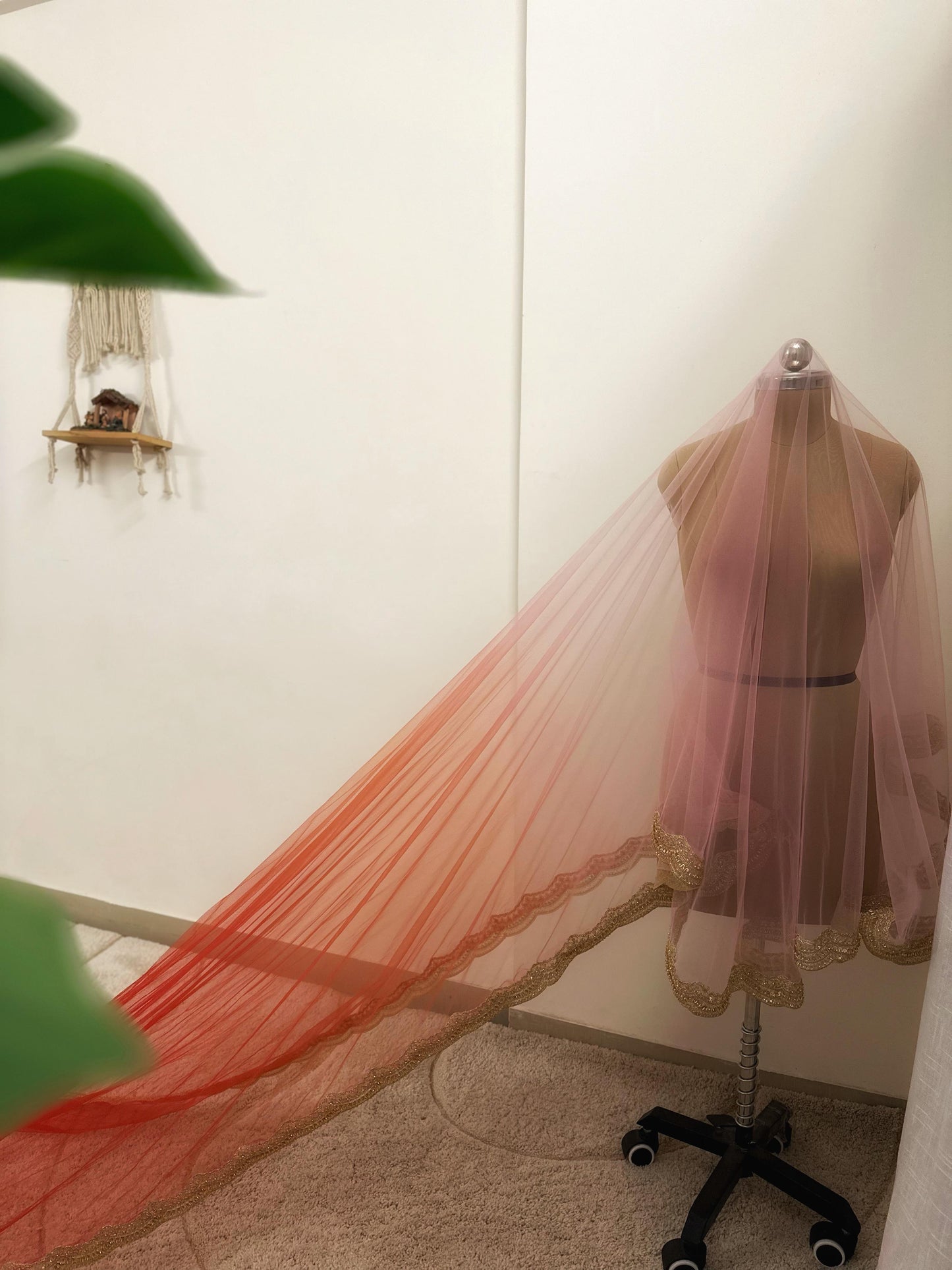 Dawn of Roses – Pink-Red Ombré Veil