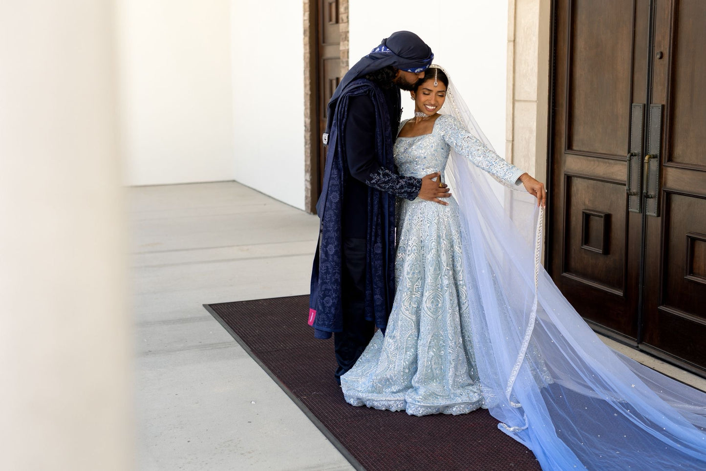 Elsa Veil : Ombre Ice blue Glittered Veil