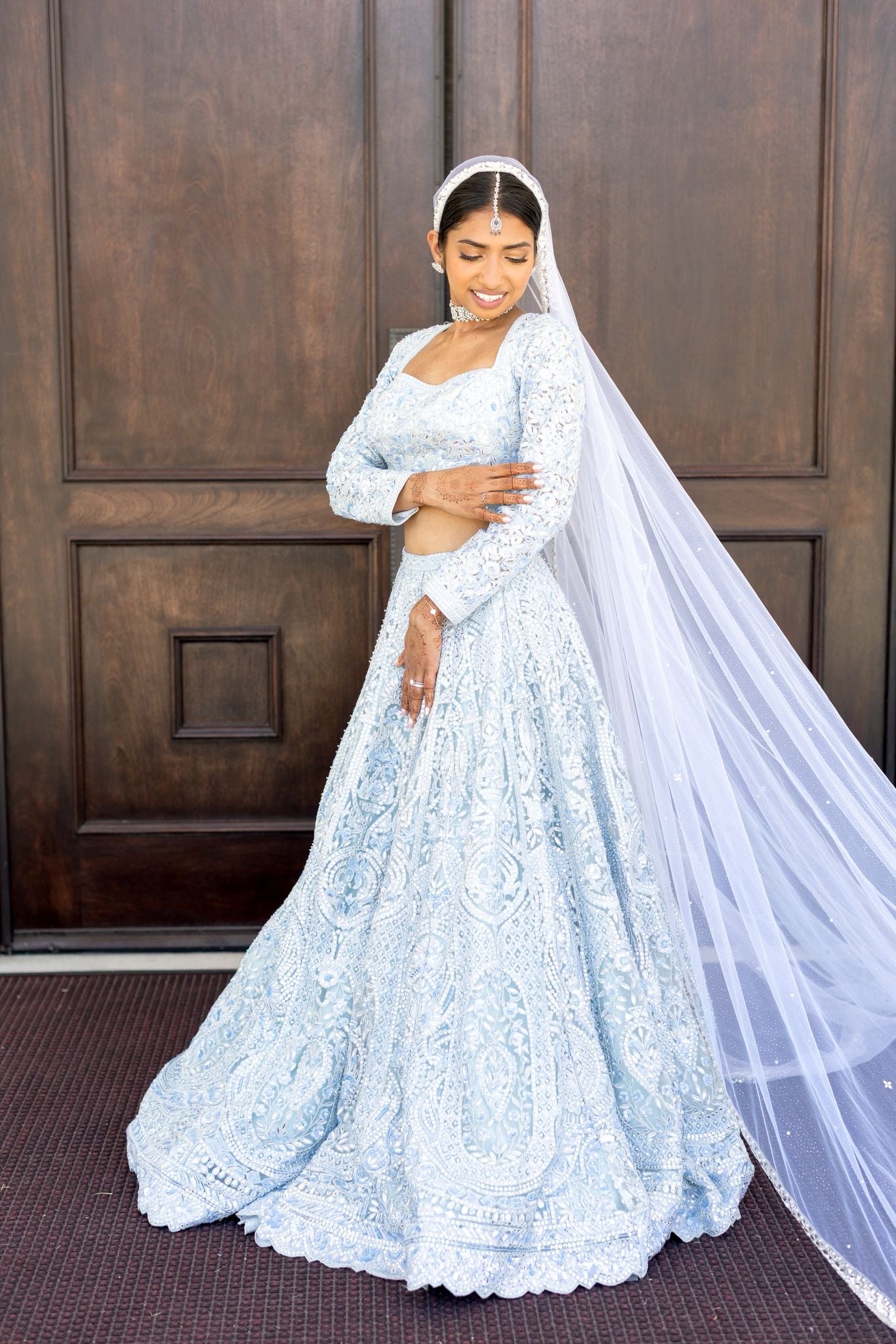Elsa Veil : Ombre Ice blue Glittered Veil