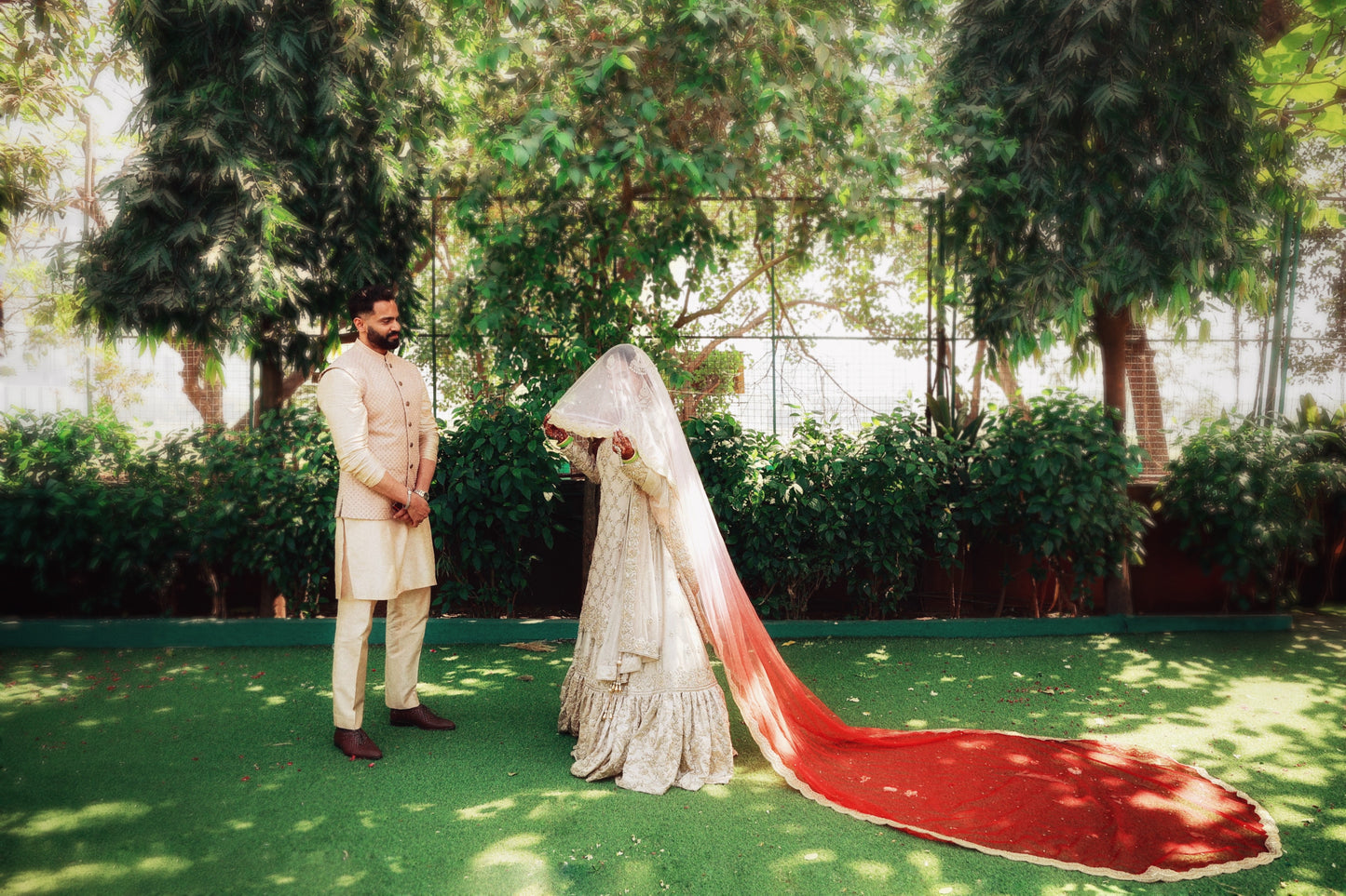 Dawn of Roses – Pink-Red Ombré Veil