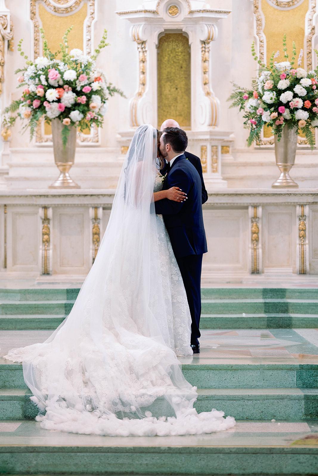 Garden of Dreams – Handcrafted 3D Floral Veil in Ivory