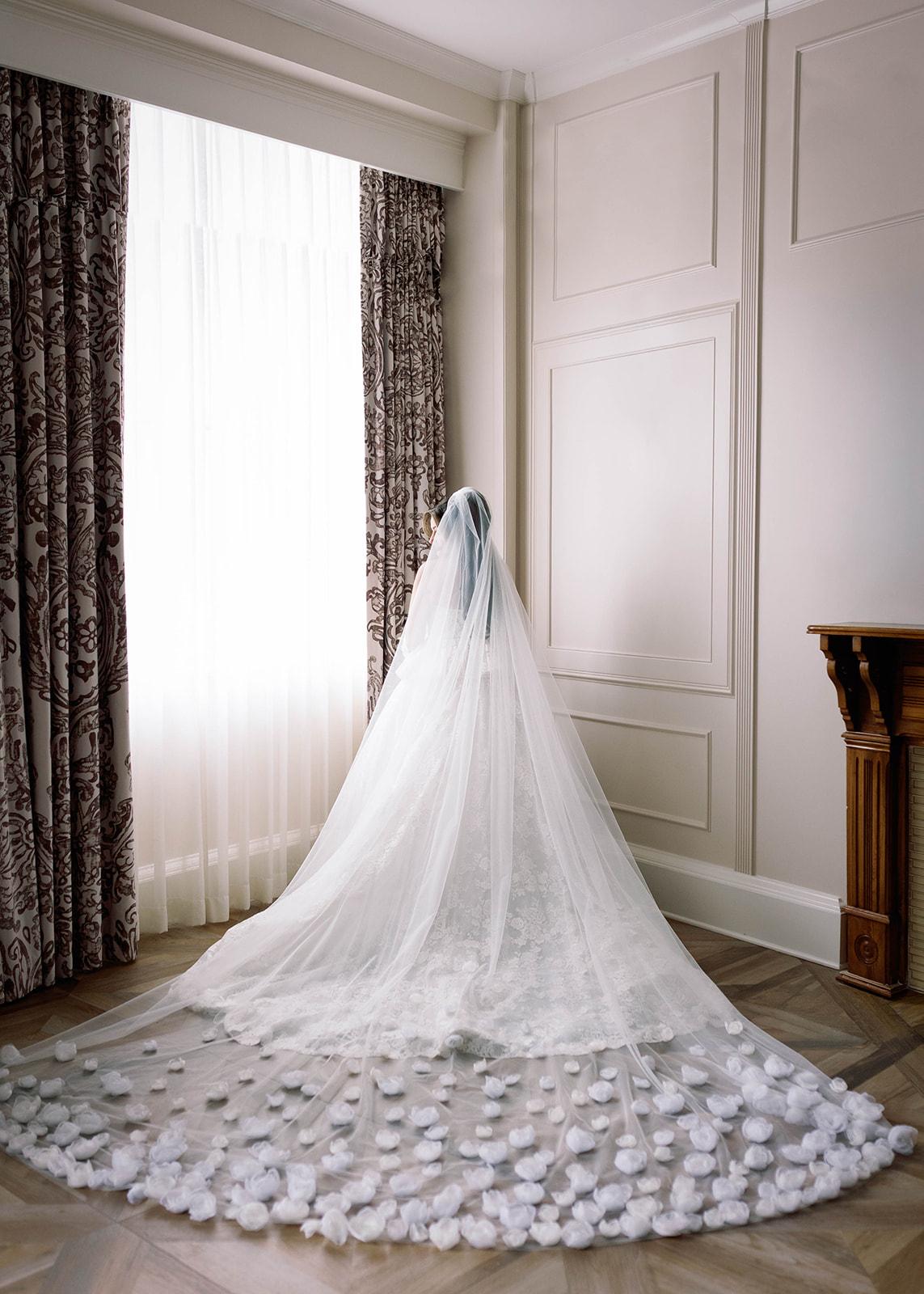 Garden of Dreams – Handcrafted 3D Floral Veil in Ivory