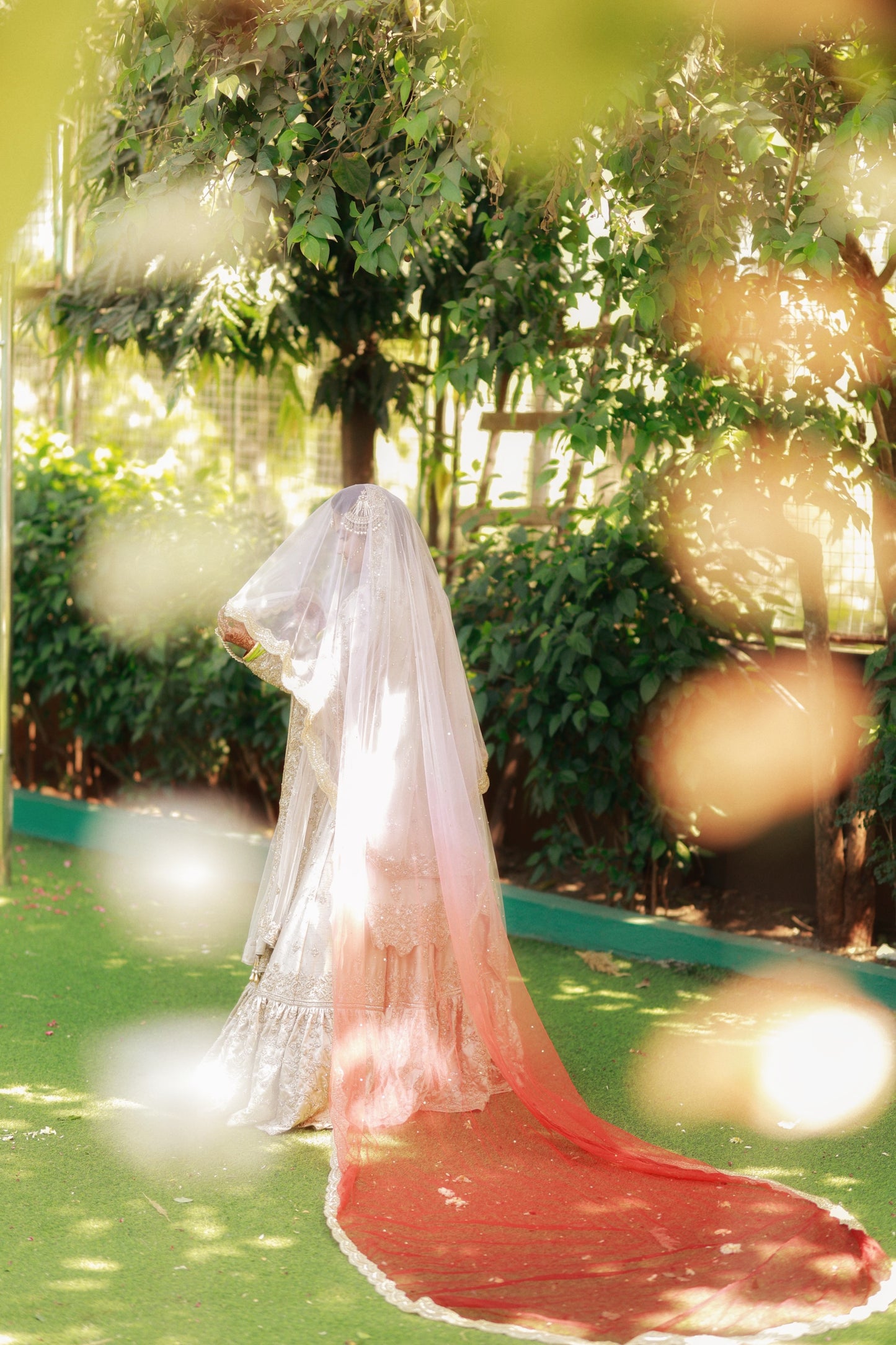 Dawn of Roses – Pink-Red Ombré Veil