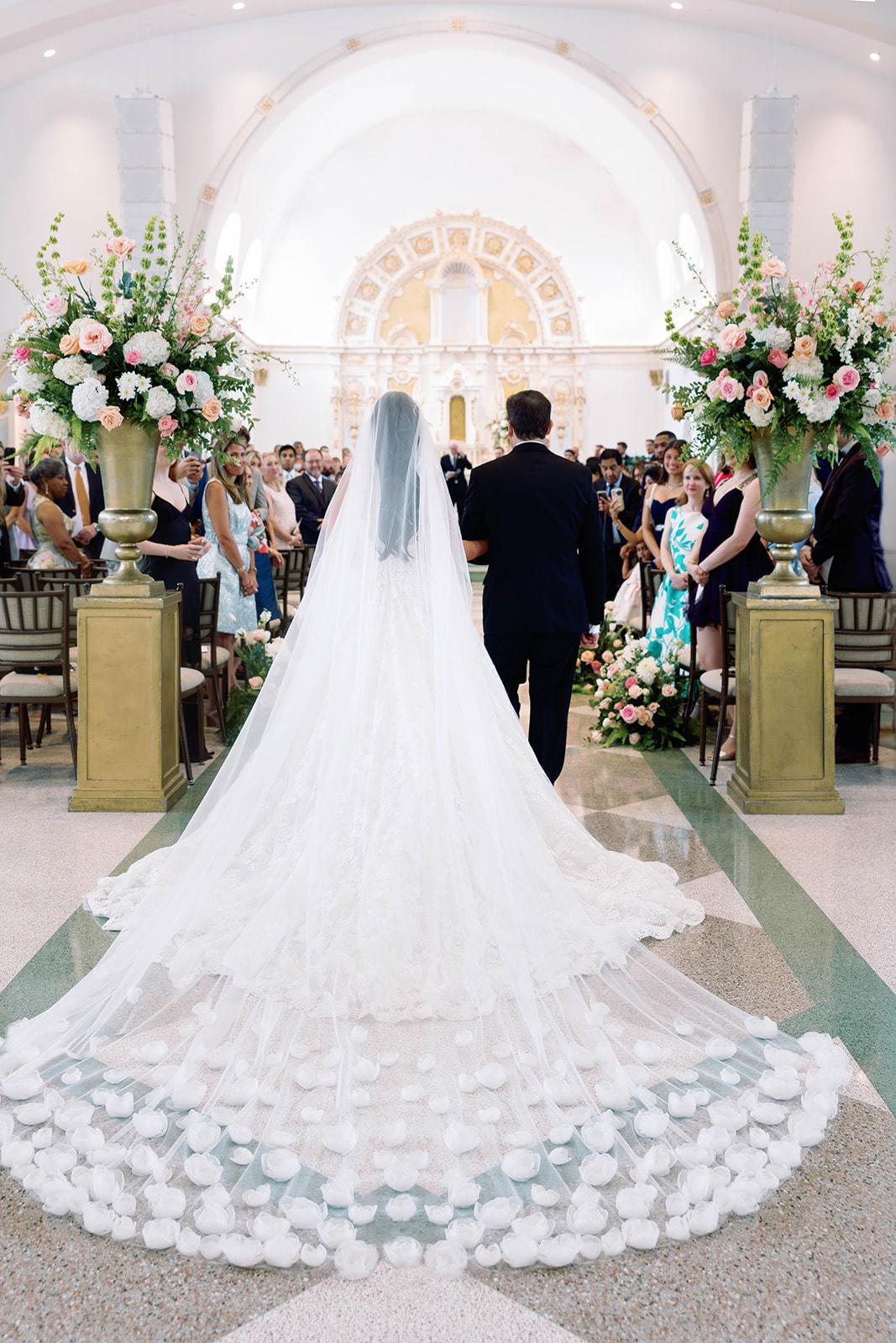 Garden of Dreams – Handcrafted 3D Floral Veil in Ivory