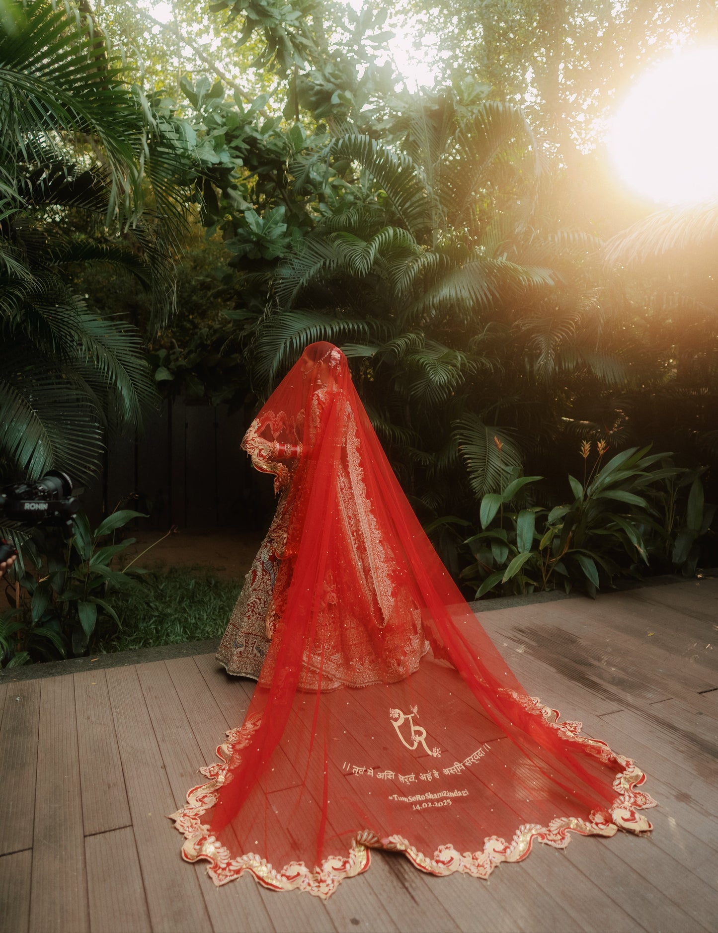 Saanjh-e-Mor – Scalloped Handcrafted Veil with Embroidered Peacock Borders