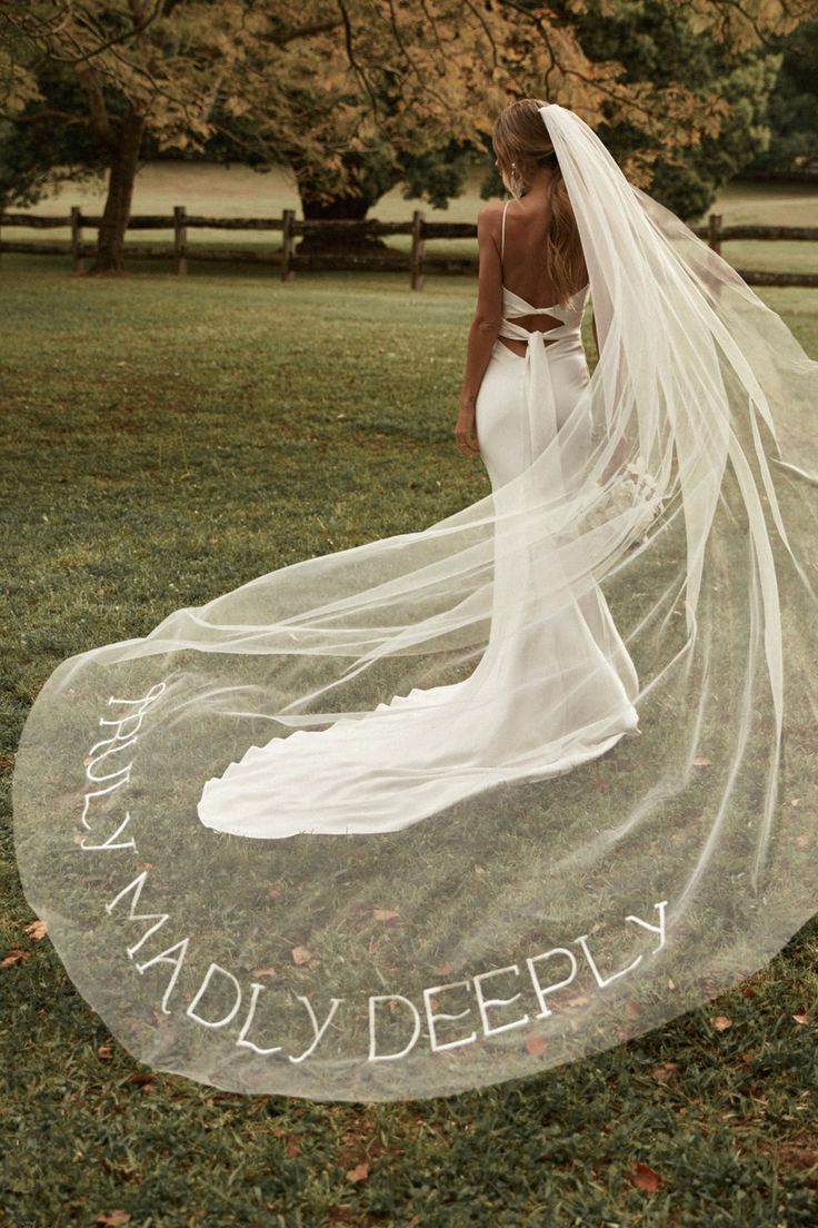 Hailey : "Till Death Do Us Part" quoted 2-tier Ivory white Cathedral Length Veil