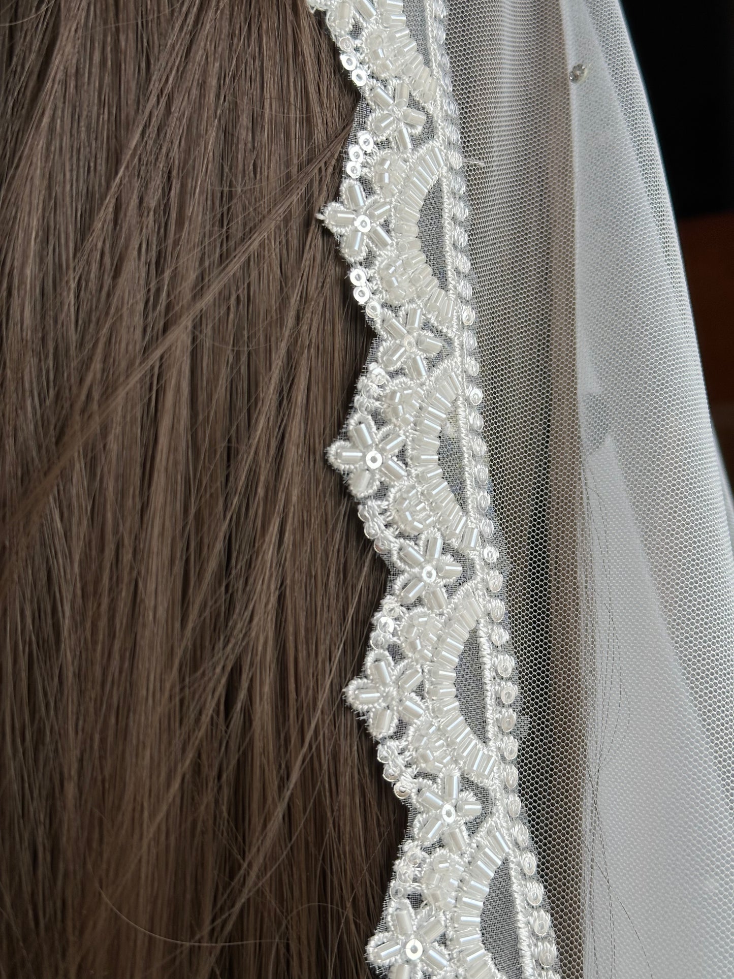 Noor : White long Veil with A detachable Blusher