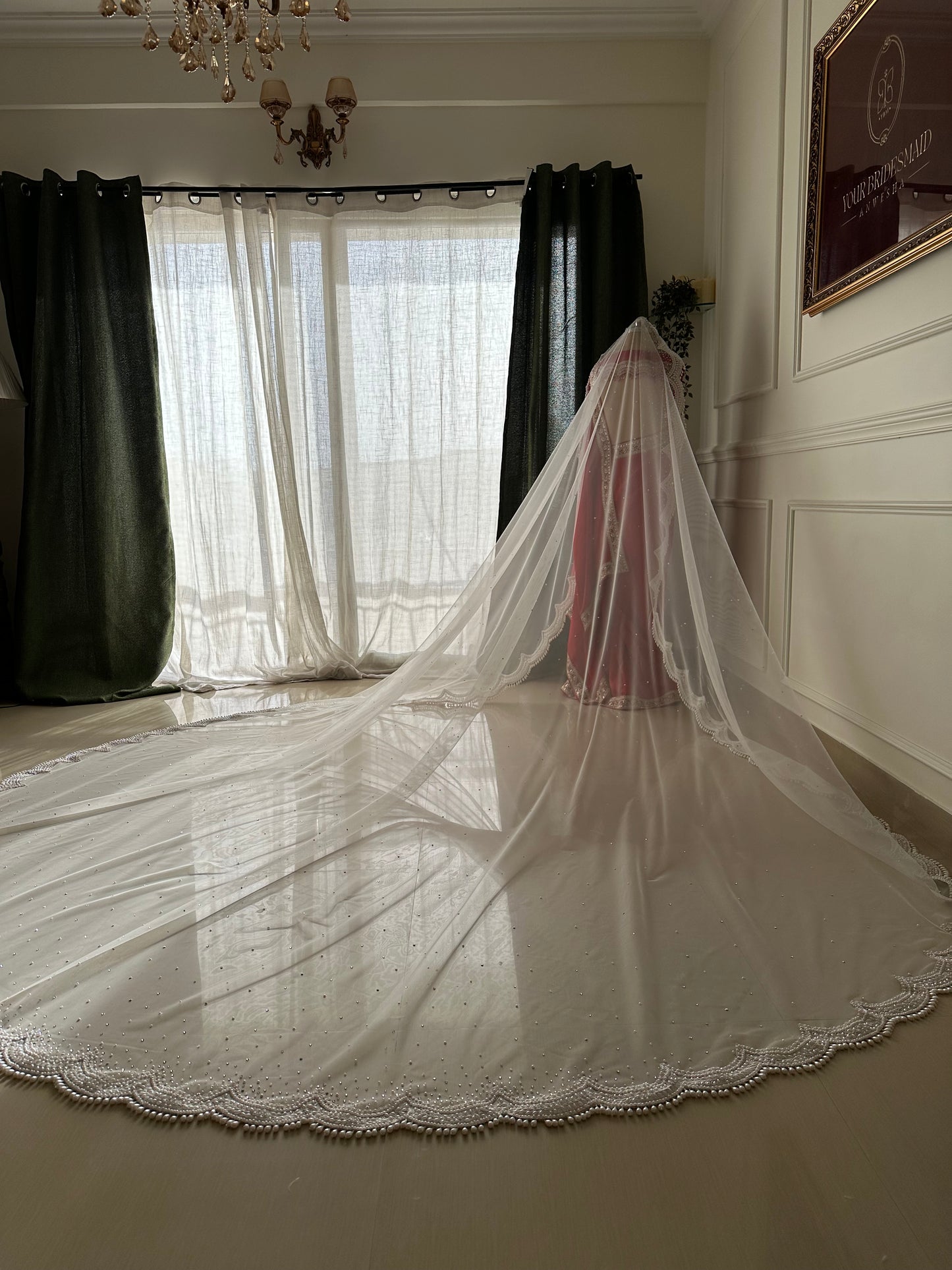 Pearly : Ivory white pearl based veil with scalloped border, ombré & hanging pearls