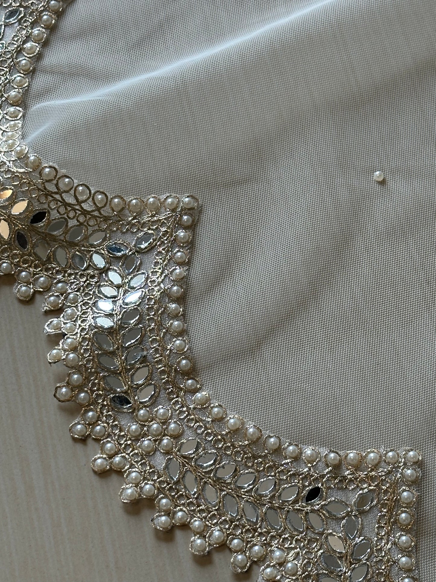 Ayat : An off-White Veil with no joining and mirror work border