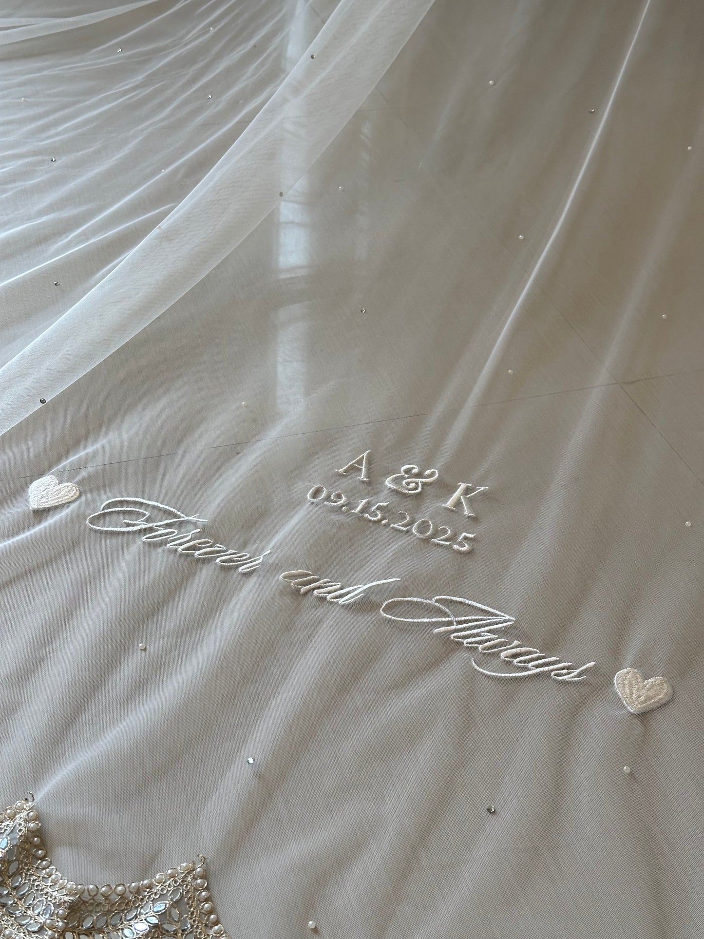 Ayat : An off-White Veil with no joining and mirror work border