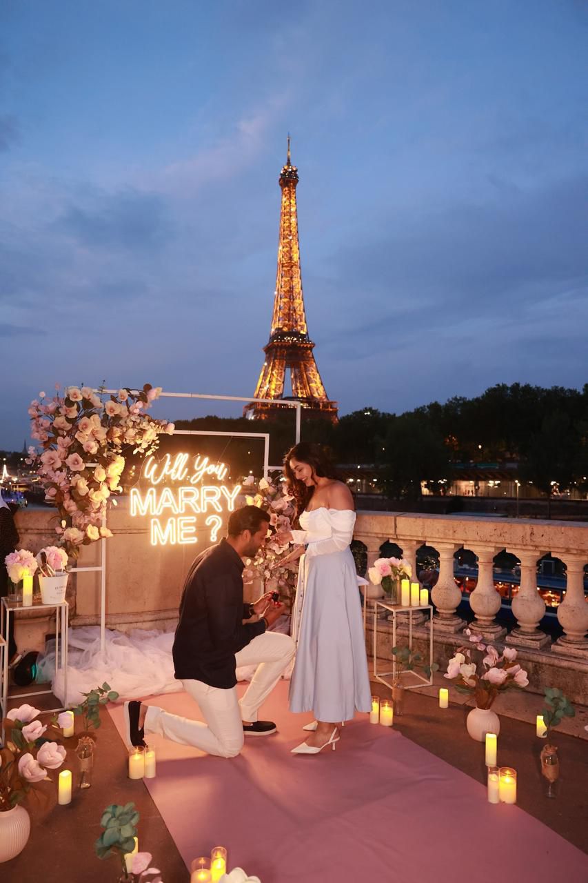 Memory Trail : Storytelling Red Bridal Veil with Paris proposal story
